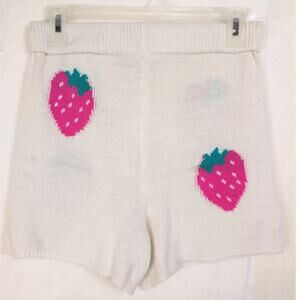 No Comment strawberry knit pull on shorts Size Medium Cream Intarsia Retro Fruit